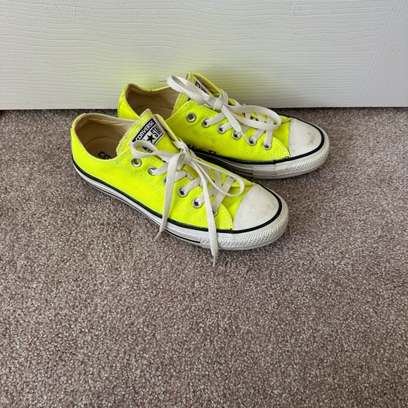 'Electric Yellow' Womens Low Top Converse - Picture 3 of 5